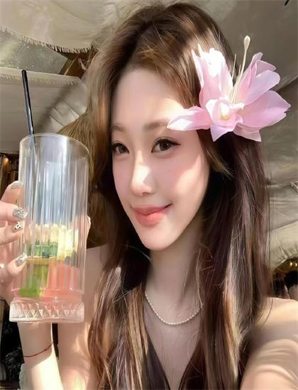 aaa级黄影片_激情故事_李贞贤可疑的男人